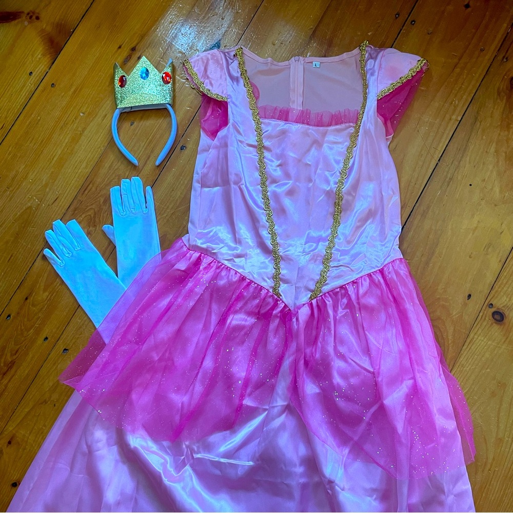 Princess Peach Costume